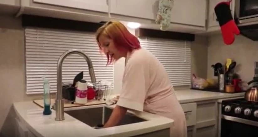 Hardly fucked mom stuck in the sink