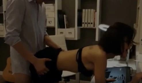 My girlfriend is fucked for money - film