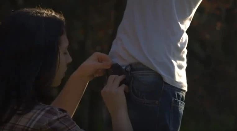 Spanish slut Luna Ruiz fucks in nature
