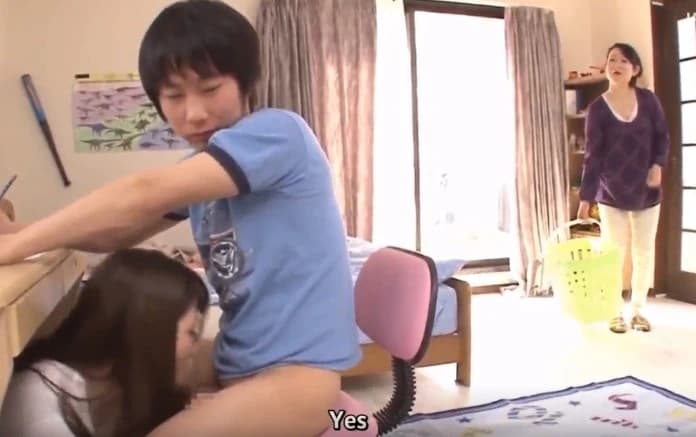 Mom almost burned her son with a teacher