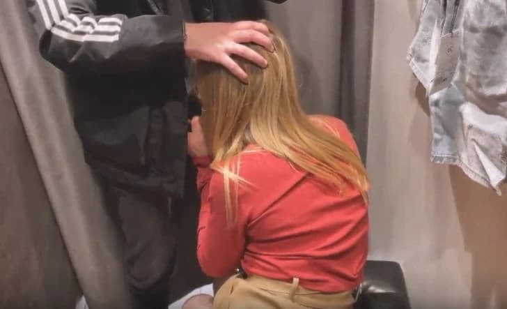 Jerked and sucked the stranger in the fitting room