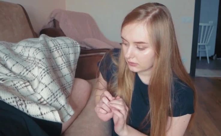 The vulgar daughter sucked his dad while he was sleeping