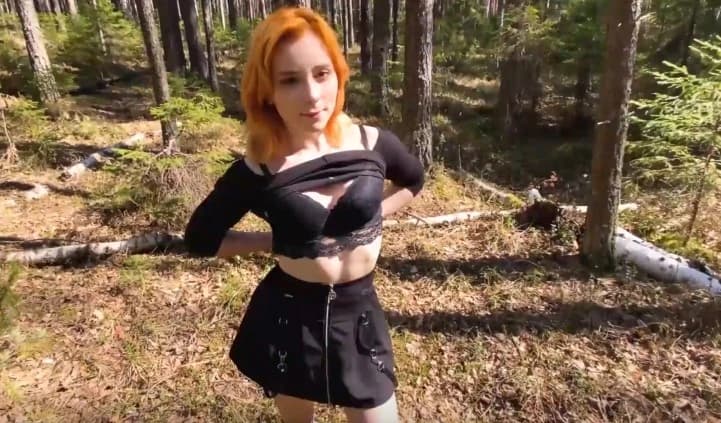 A friend swallows my dick and gives himself to fuck in the forest