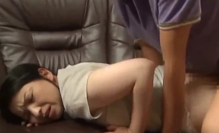 The son made a massage, and then awarded his mother