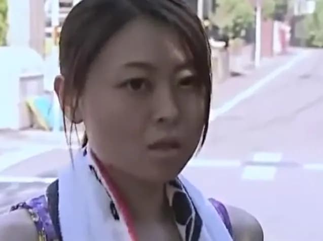 Married Japanese sucked and surrendered to her neighbor