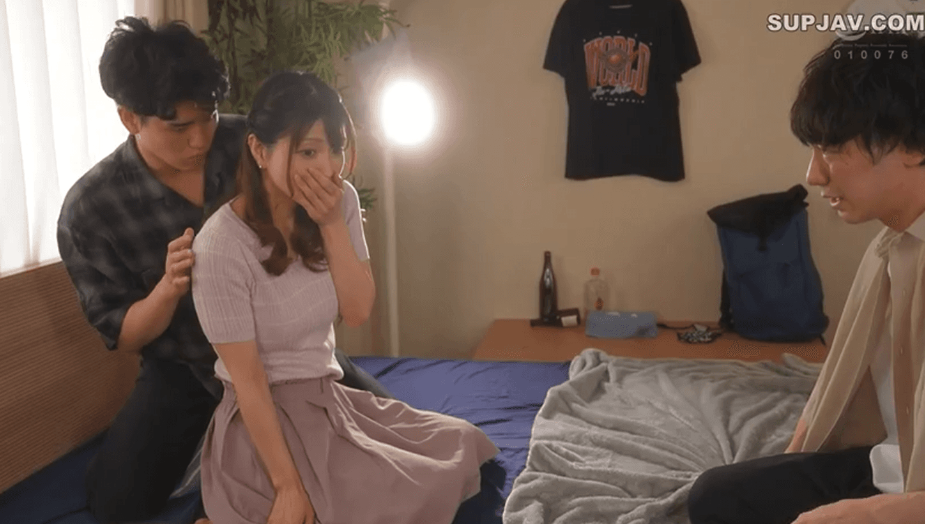 MOND-301 Guys Had the Married Neighbor Masseuse