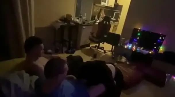Russian slut sucks at the guys in turn