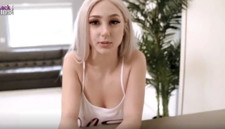 The stepdaughter with huge tits sucked his stepfather