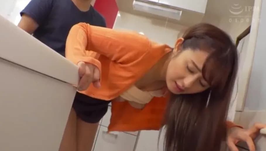While my boyfriend played, his friend fucked me and finished